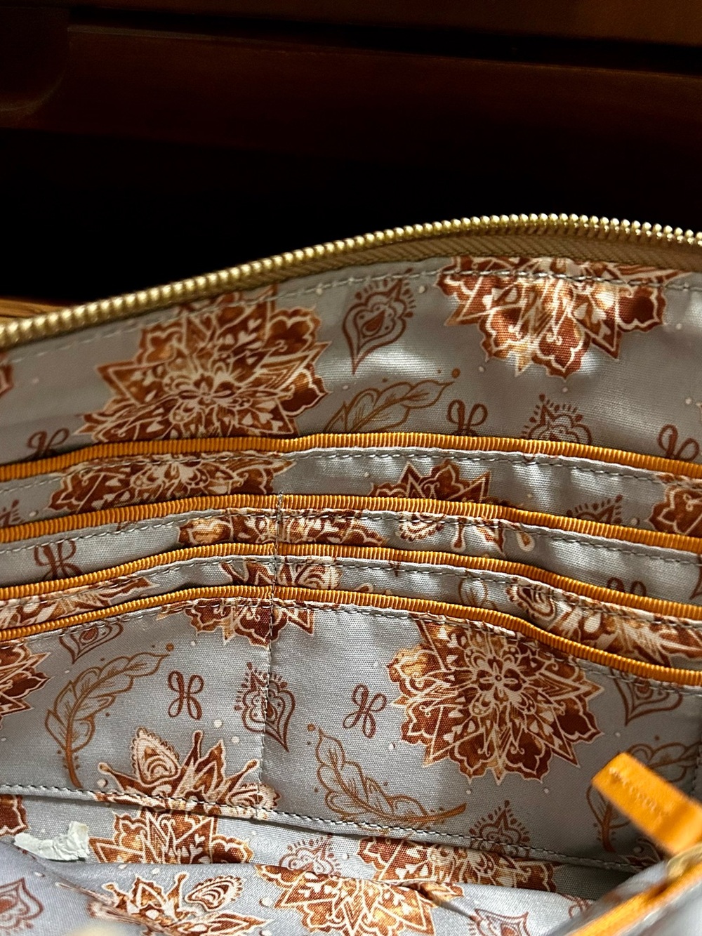 HOBO Metallic Rose Brown Sable Wristlet🤎 - Picture 8 of 16